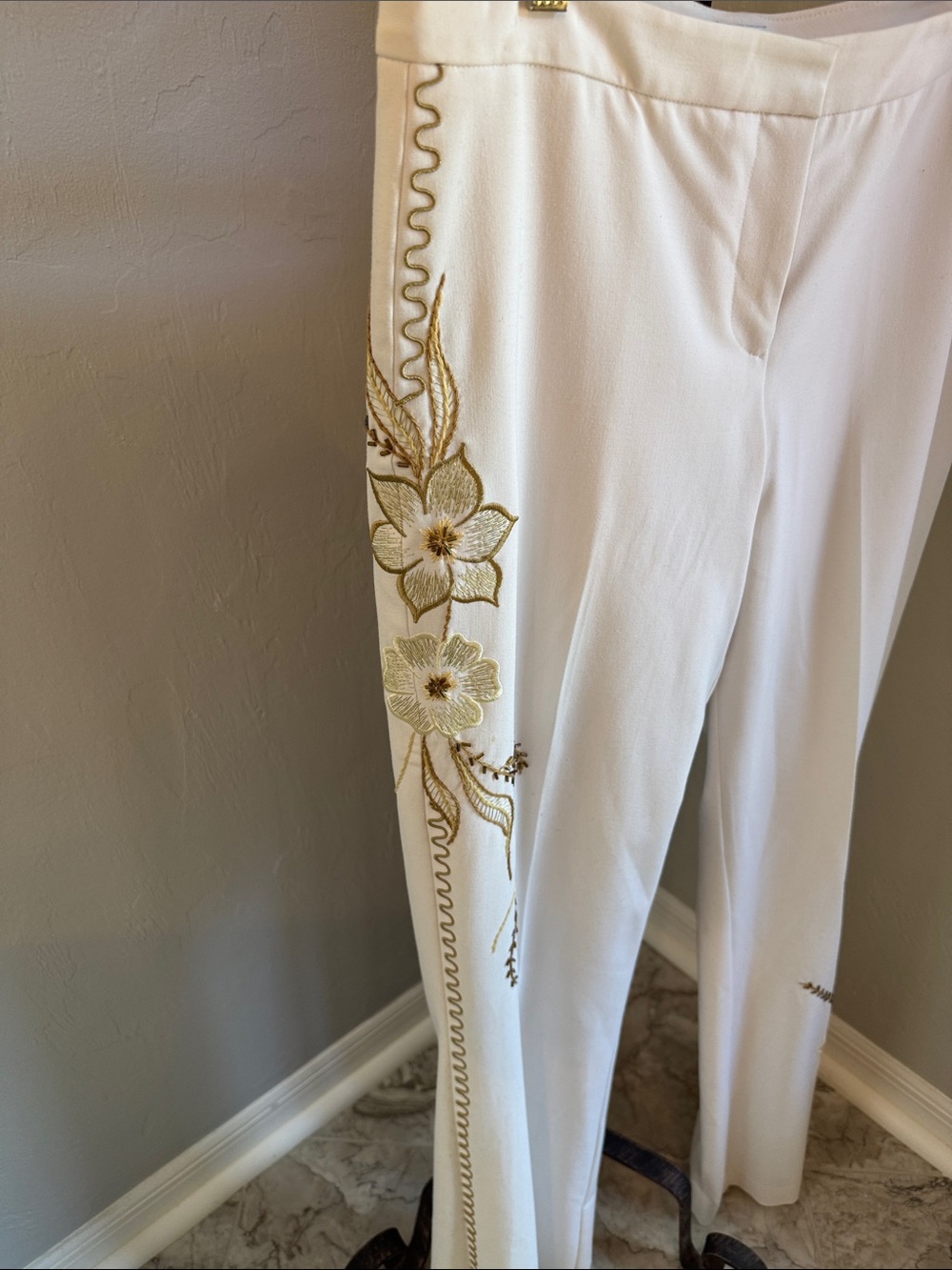Cache White Wide Leg Pants with Gold Floral Embroidery - Picture 4 of 9